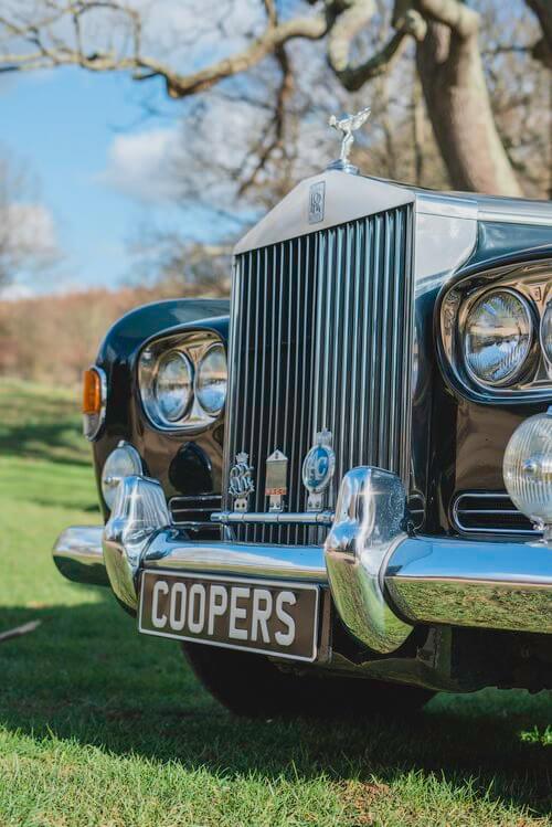 Front grille of Rolls Royce Cloud