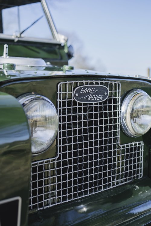 Land Rover close up of badge and grille