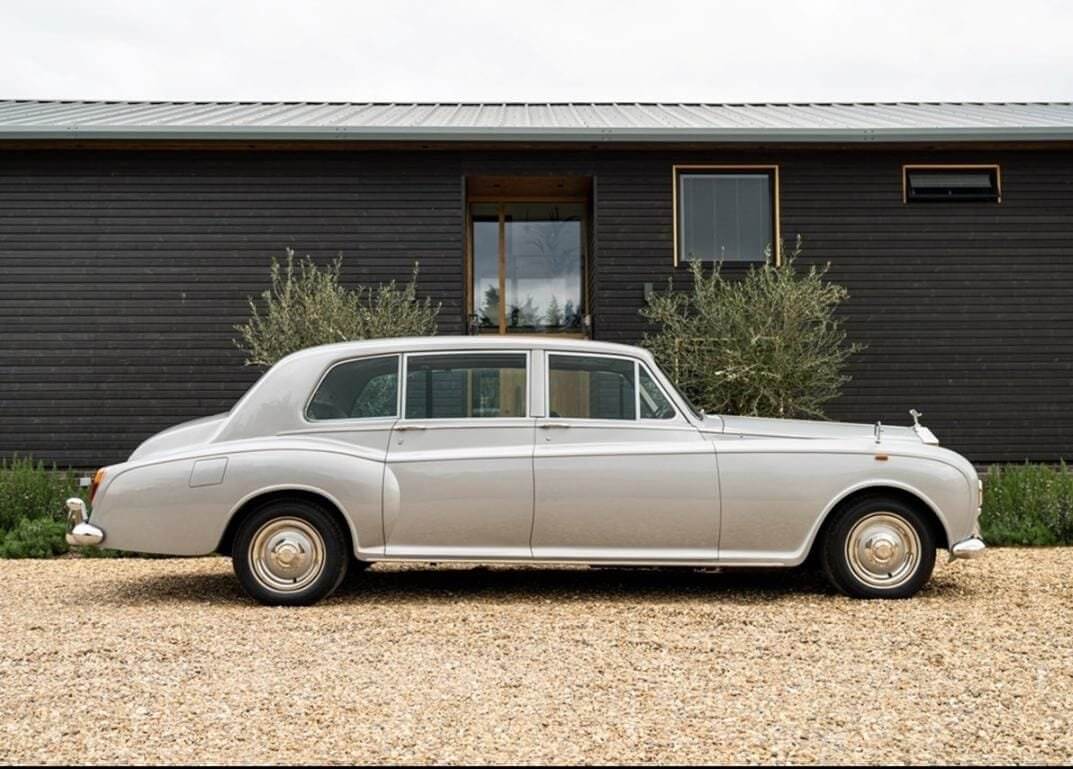 Rolls Royce Phantom side view